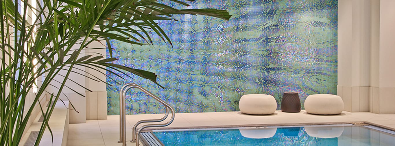 Dự án tranh mosaic và gạch ốp lát bể bơi công trình đẳng cấp 5 Sao